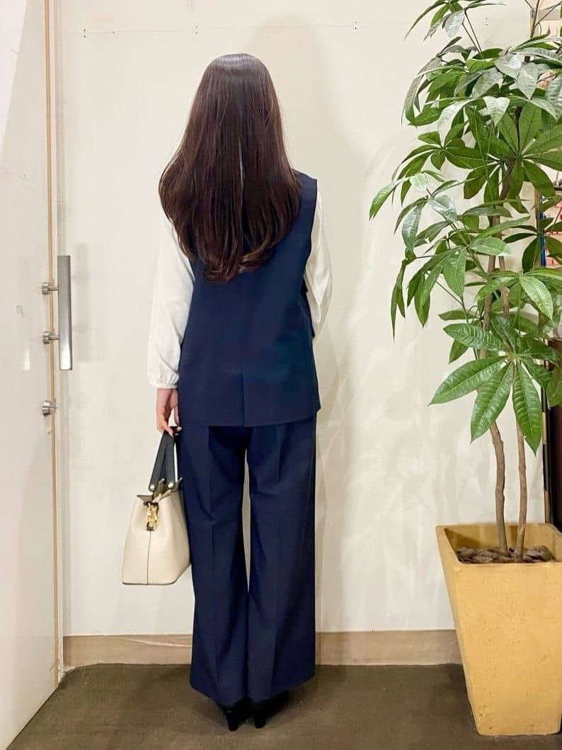 AYUMIさんの「SHOO･LA･RUE｜【セットアップ可/S-LL/洗濯機可】サッと羽織ってこなれ見え ダブルブレストジレ」を使ったコーディネート