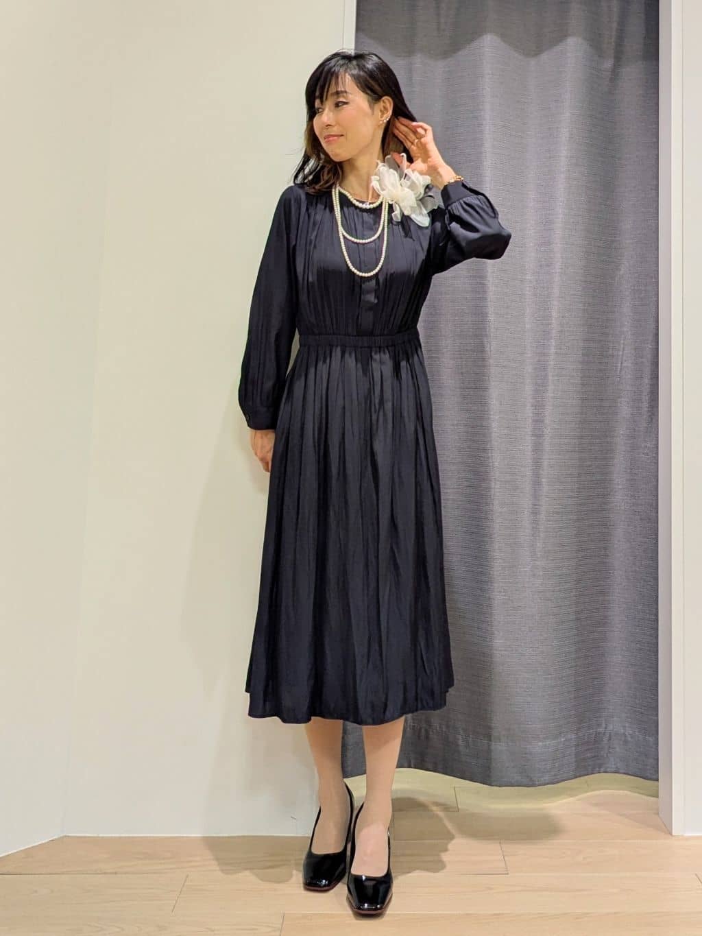 miiさんの「INDIVI｜【合皮／ミドルサイズ】春カラーフォルムバッグ」を使ったコーディネート
