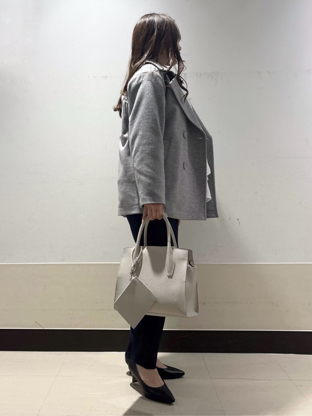 kahoさんの「INDIVI｜【軽やか／ゆったり】ウール混ショートトレンチコート」を使ったコーディネート