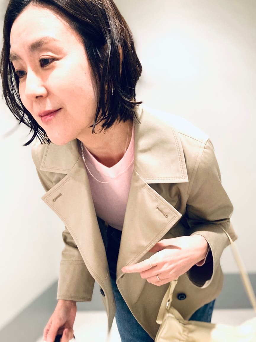 Furuさんの「DRESSTERIOR｜【ウォッシャブル/撥水素材】Aラインショートトレンチジャケット」を使ったコーディネート