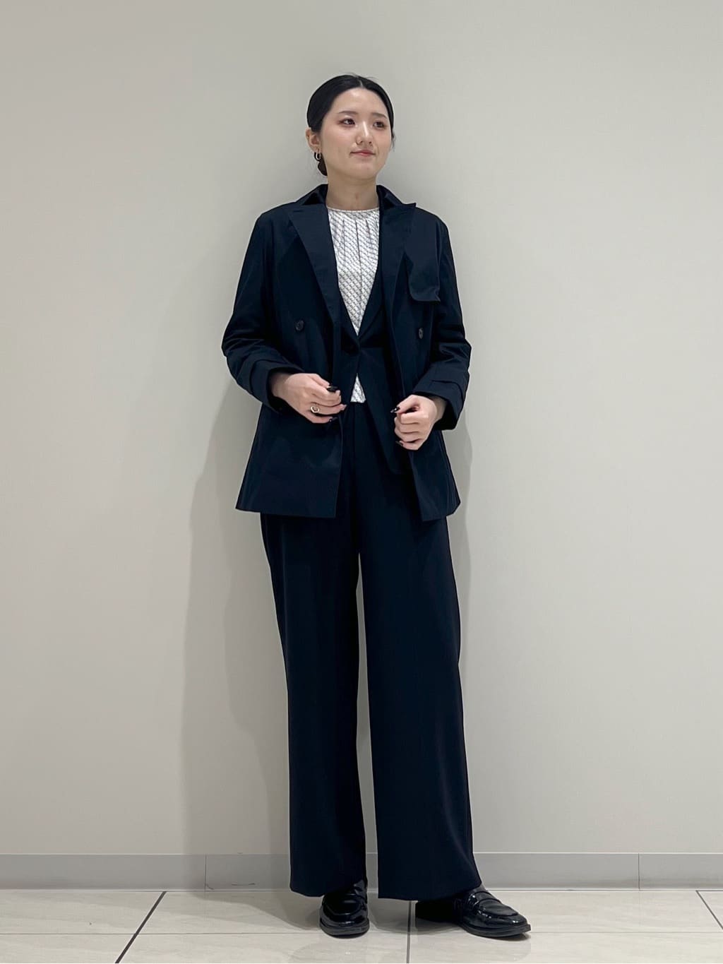 T.Kさんの「INDIVI｜【洗える／透けにくい】ダイヤ柄プリントブラウス」を使ったコーディネート