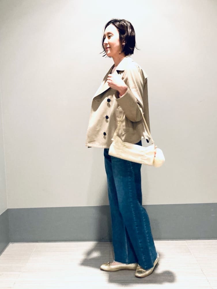 Furuさんの「DRESSTERIOR｜【ウォッシャブル/撥水素材】Aラインショートトレンチジャケット」を使ったコーディネート