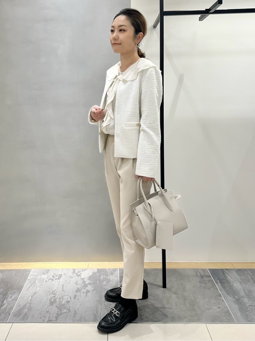 MAIさんの「INDIVI｜【洗える】ラッフルサテンブラウス」を使ったコーディネート