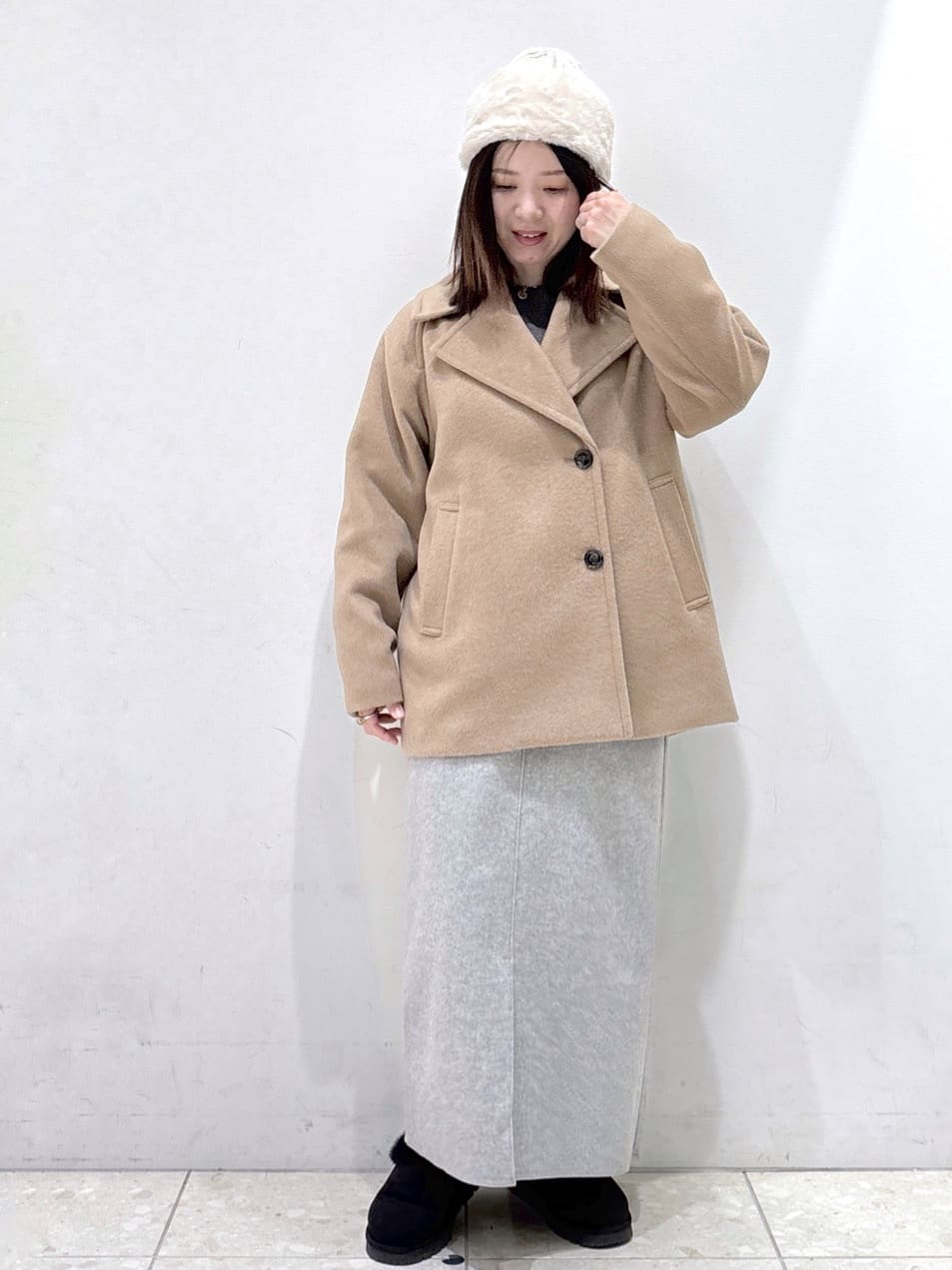 mameさんの「OPAQUE.CLIP｜カシミヤブレンドウールミドルピーコート」を使ったコーディネート