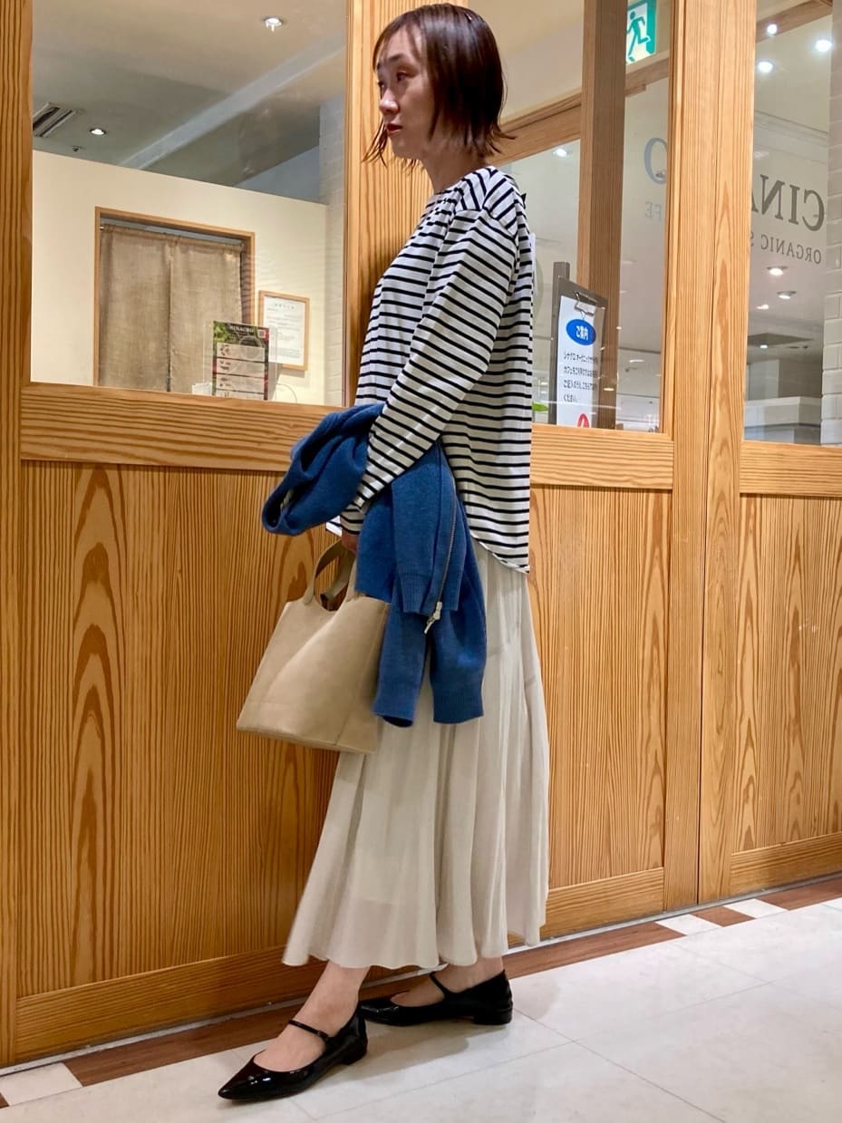 ゆうさんの「UNTITLED｜【ゆったりサイズ／着丈短め】ジップニットカーディガン」を使ったコーディネート