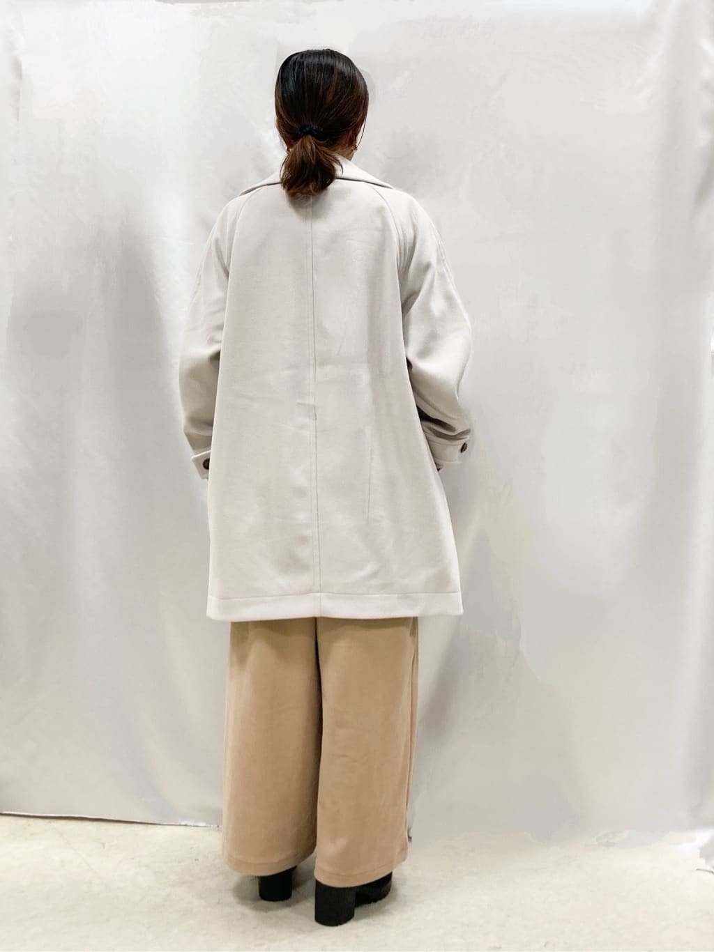 thさんの「SHOO･LA･RUE｜【S-LL/洗濯機可】さりげないラメが上品　クルーネックニット」を使ったコーディネート