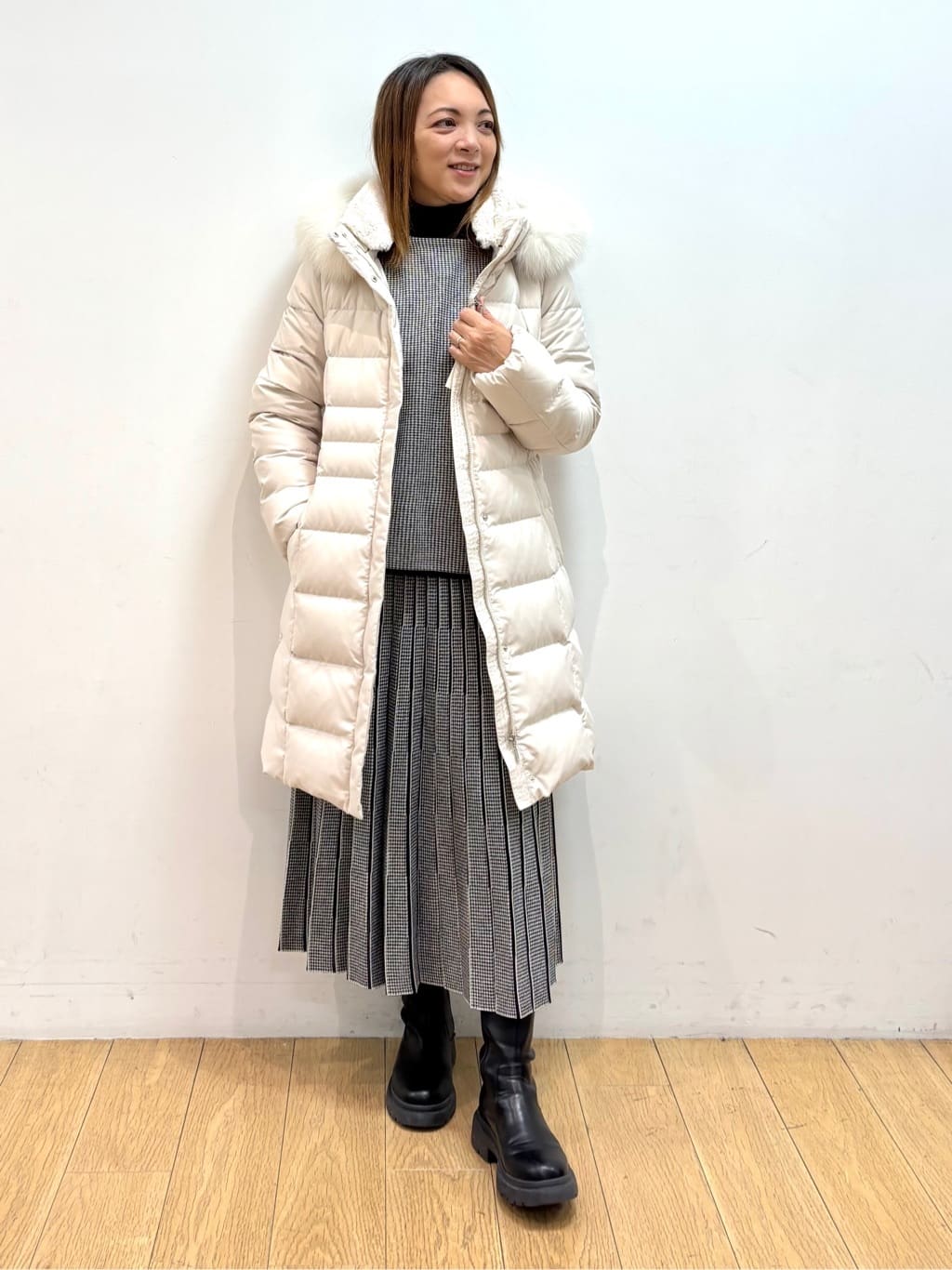 mikkoさんの「INDIVI｜【名品／撥水／抗菌防臭】ロング丈リサイクルダウンコート」を使ったコーディネート