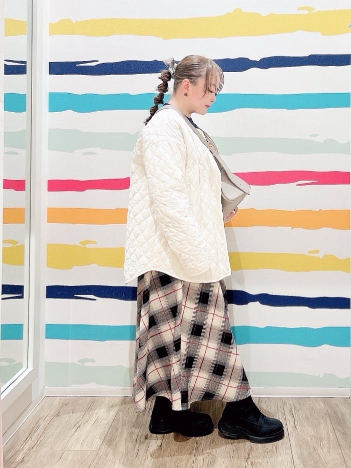 Peeさんの「SHOO･LA･RUE｜【洗濯機可/S-LL】もちもちタッチ スウェットライクロゴニット」を使ったコーディネート