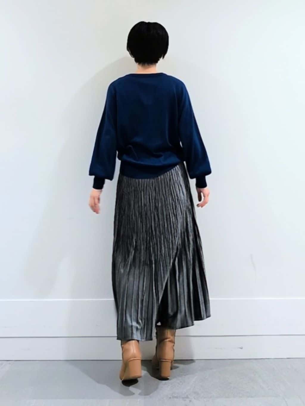 ミズタさんの「UNTITLED｜【8色展開／コンパクト丈】レーヨン混 コクーンニット」を使ったコーディネート