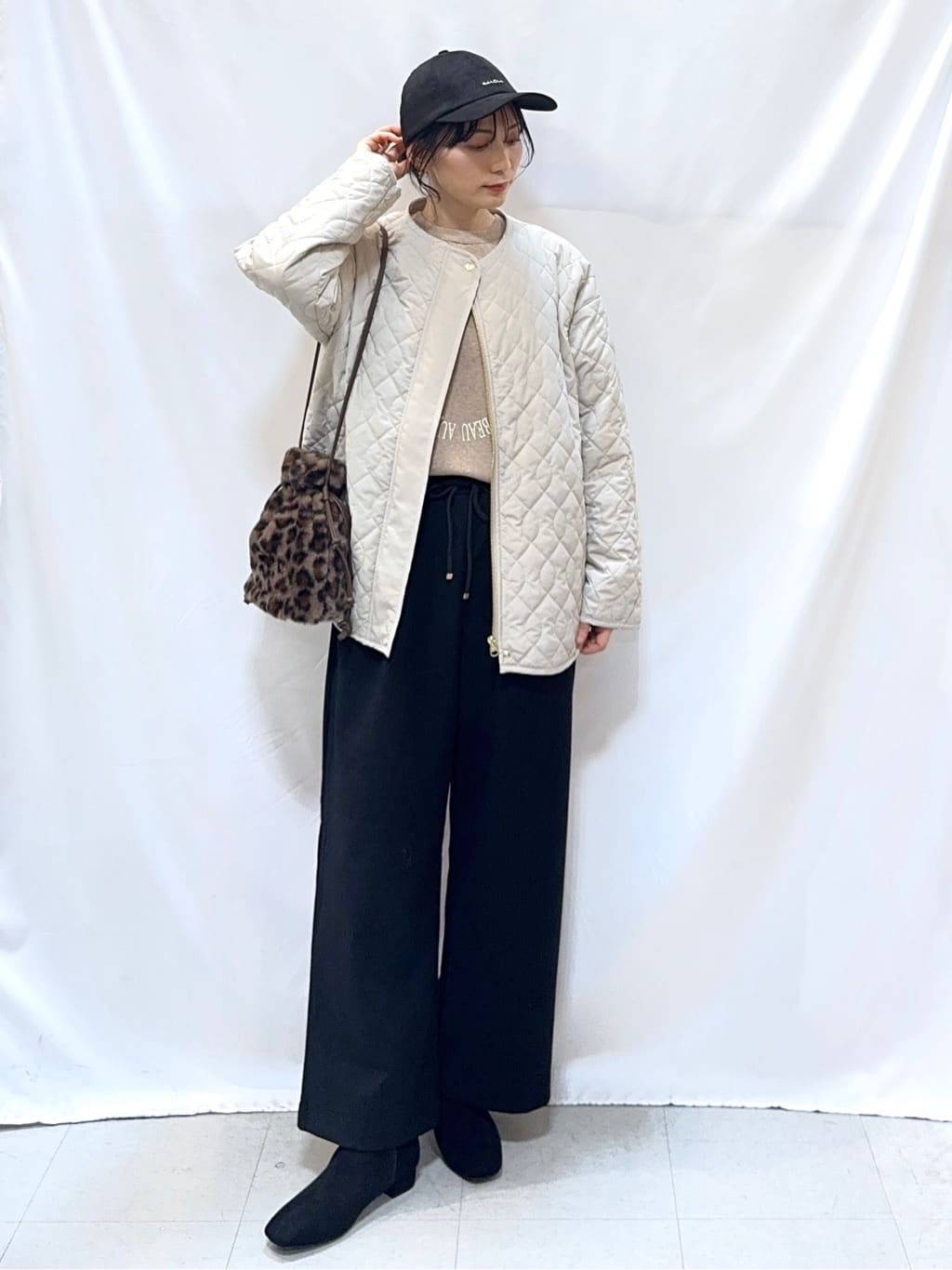 𝐇𝐢𝐫𝐨𝐦𝐢さんの「SHOO･LA･RUE｜【洗濯機可/S-LL】もちもちタッチ スウェットライクロゴニット」を使ったコーディネート