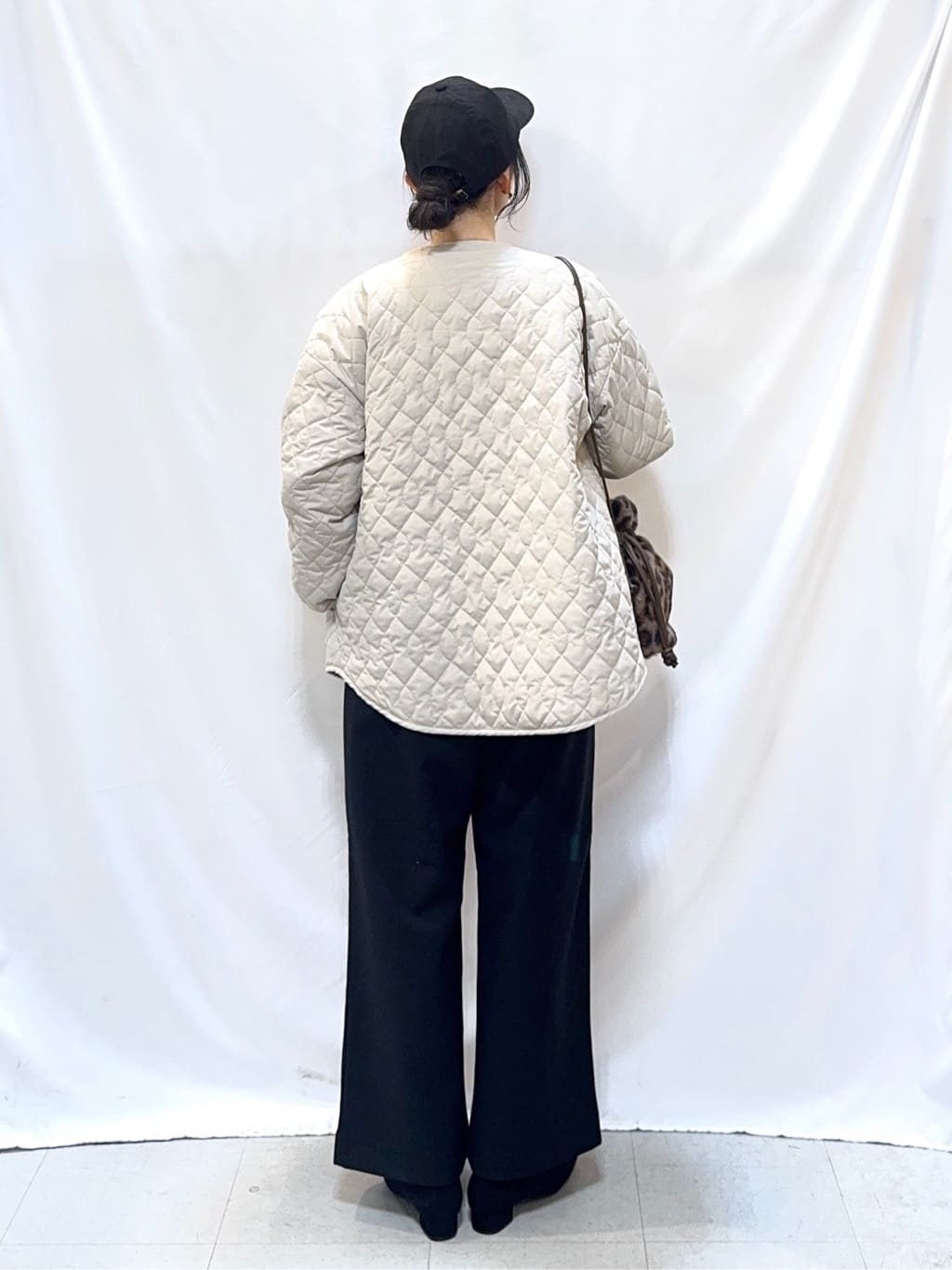 𝐇𝐢𝐫𝐨𝐦𝐢さんの「SHOO･LA･RUE｜【洗濯機可/S-LL】もちもちタッチ スウェットライクロゴニット」を使ったコーディネート