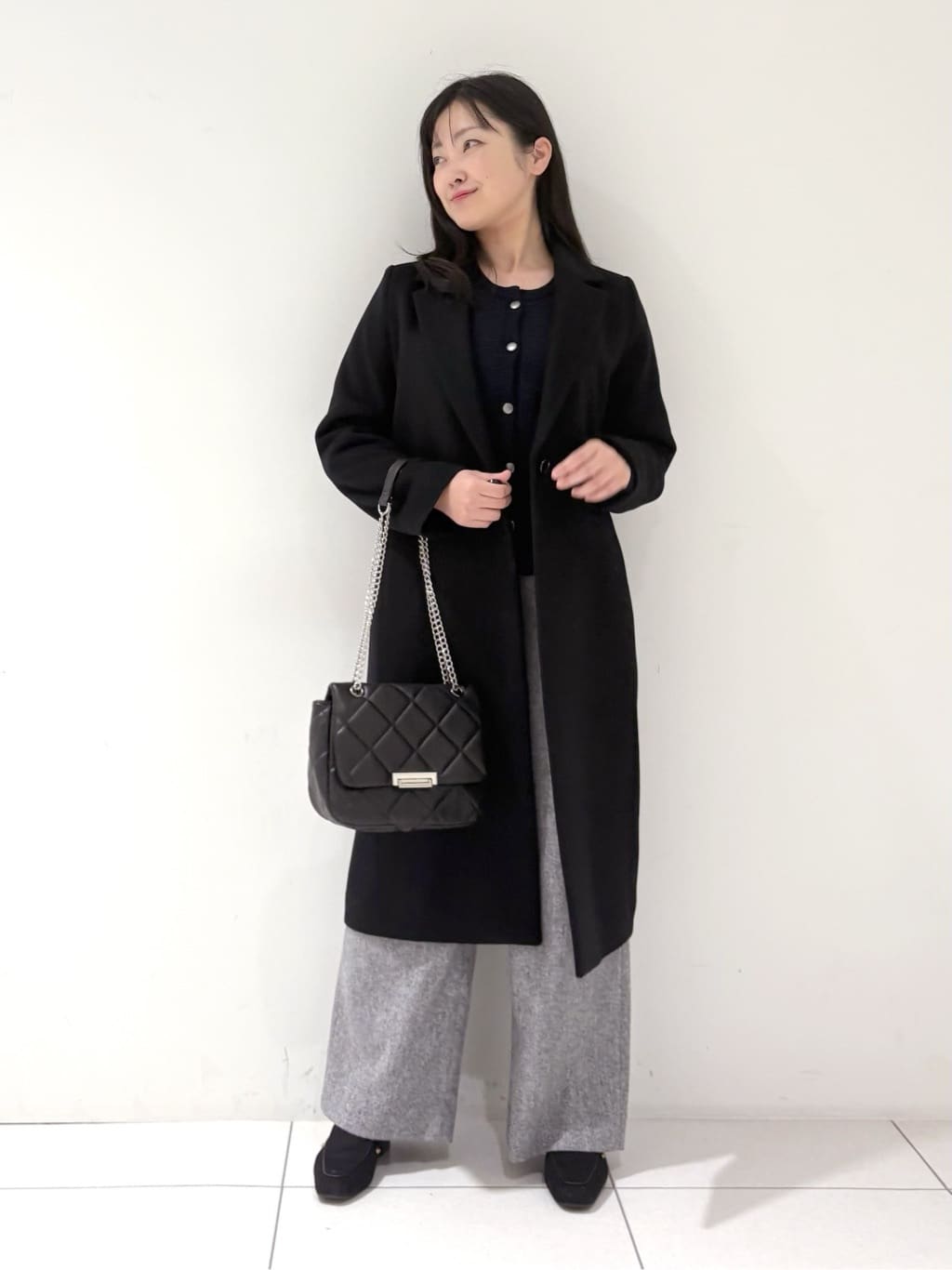momokoさんの「INDIVI｜【名品コート／日本製】ウール100％チェスターコート」を使ったコーディネート