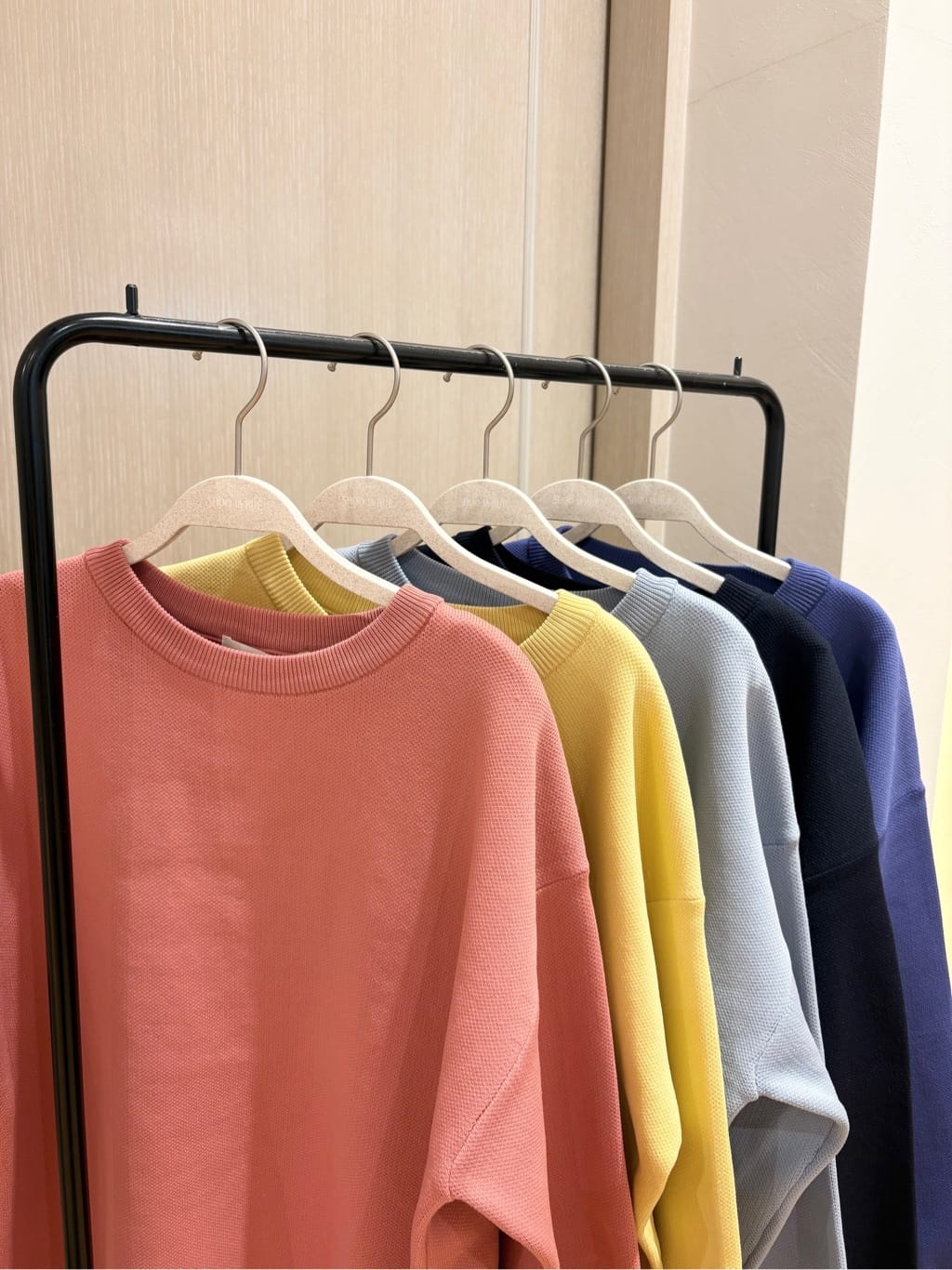 まるよOTさんの「SHOO･LA･RUE｜【高レビュー/洗濯機可/S-LL】さらに軽くなった スポンディッシュ裾フェイクトップス」を使ったコーディネート