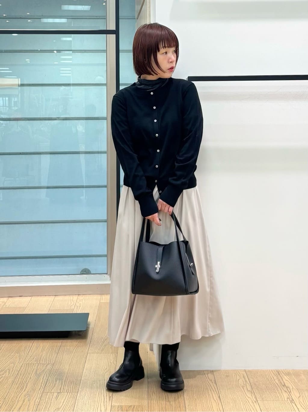 asamiさんの「INDIVI｜【洗える】ハイゲージニットカーディガン」を使ったコーディネート