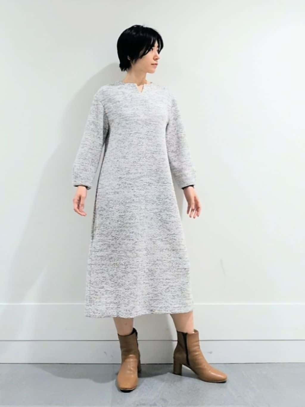 ミズタさんの「UNTITLED｜【着回しが効く／オンオフアウター】ウールショートコート」を使ったコーディネート