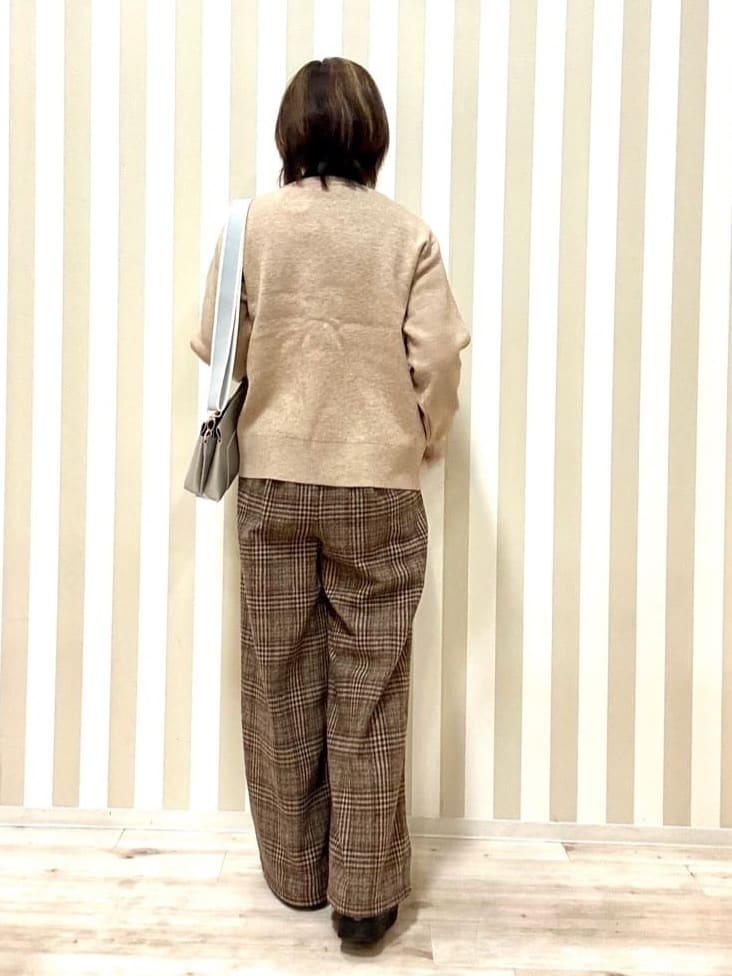 pieceさんの「SHOO･LA･RUE｜【あったか/S-LL】脚のラインをきれいに魅せる チェック柄ワイドパンツ」を使ったコーディネート