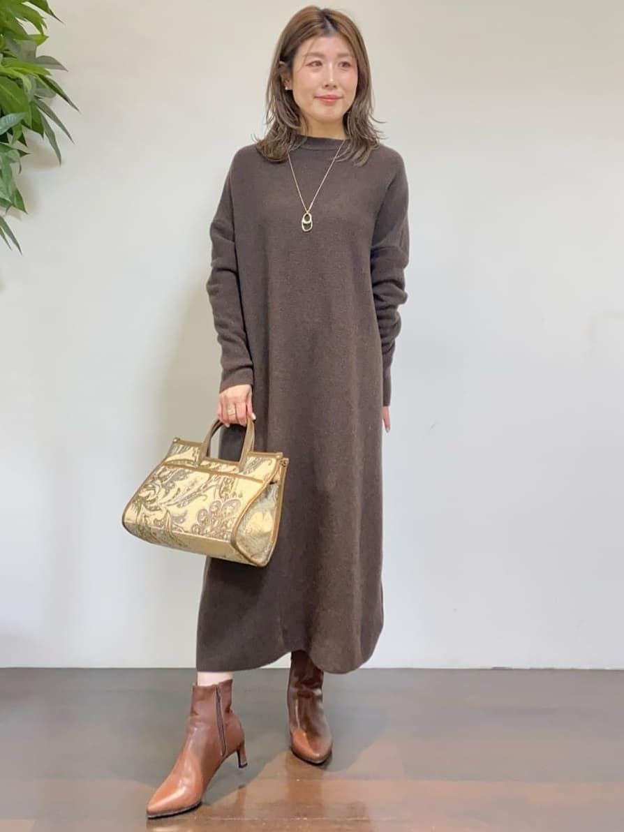 tomoさんの「UNTITLED｜【ロング丈/ゆったりシルエット】テントライン ニットワンピース」を使ったコーディネート