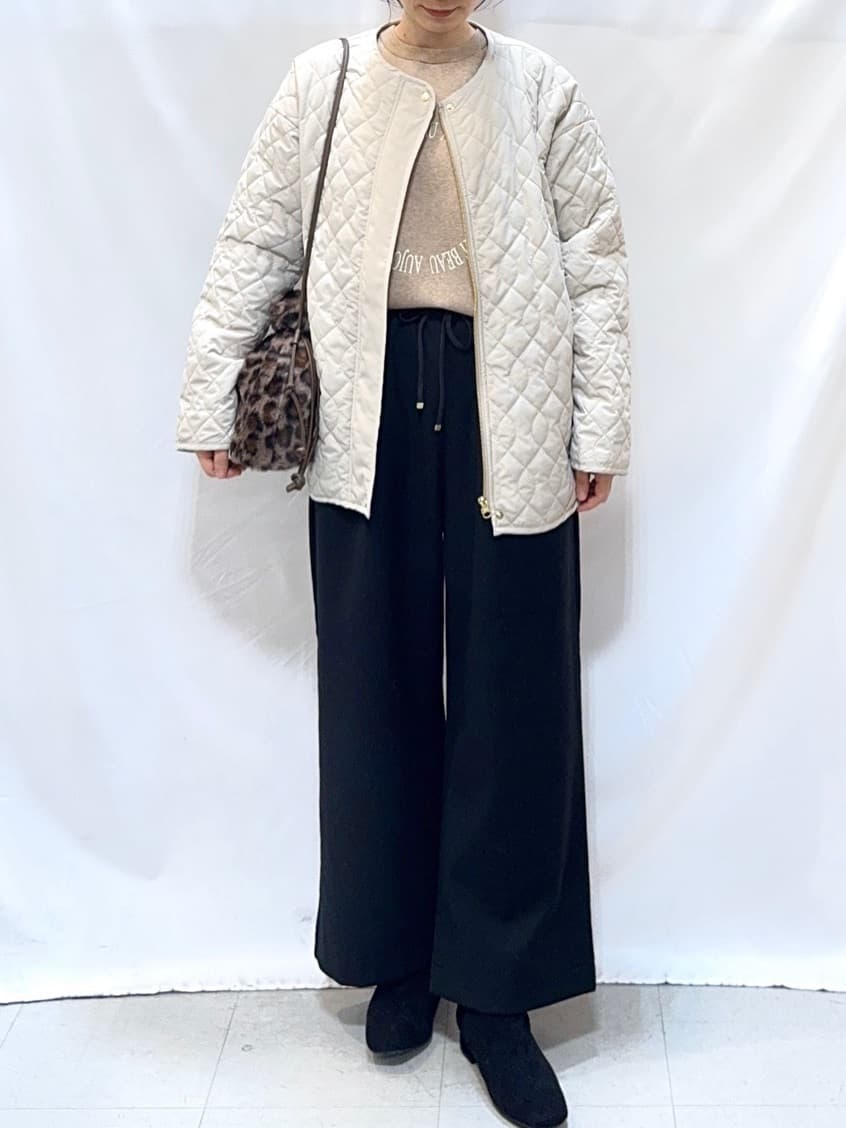 𝐇𝐢𝐫𝐨𝐦𝐢さんの「SHOO･LA･RUE｜【洗濯機可/S-LL】もちもちタッチ スウェットライクロゴニット」を使ったコーディネート