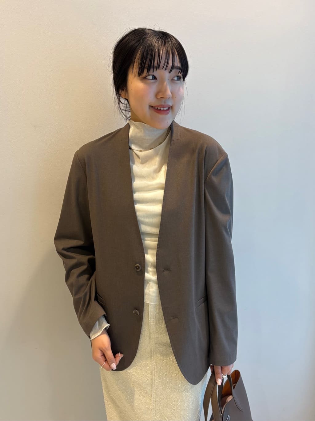 Akutagawaさんの「TAKEO KIKUCHI｜【ON／OFF兼用】CARREMANファブリック ノーカラージャケット」を使ったコーディネート