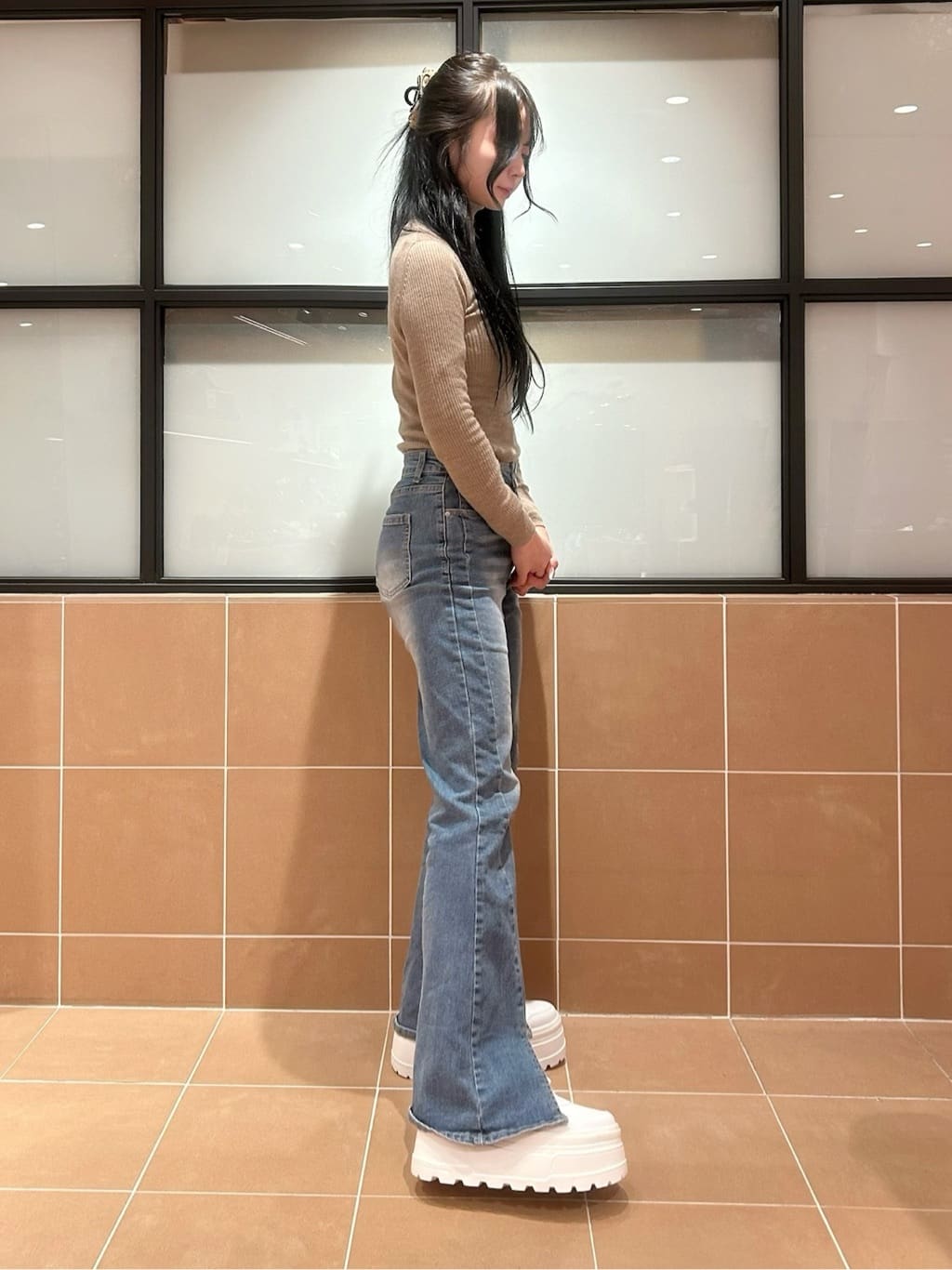 Arisaさんの「ESPERANZA｜ラメライン厚底スニーカー」を使ったコーディネート