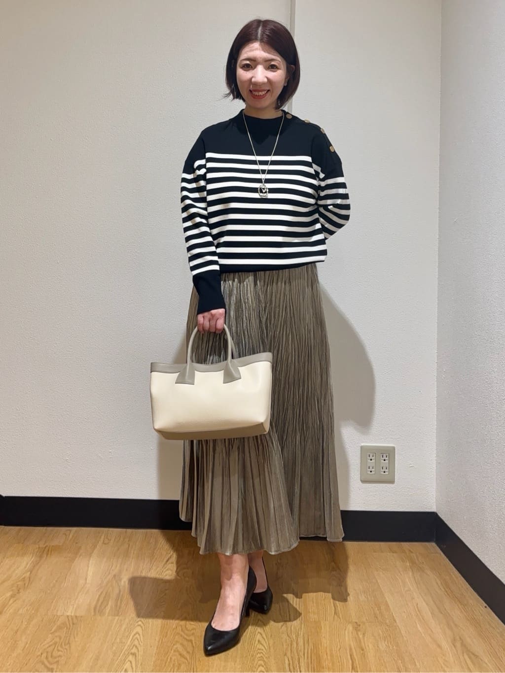 MIKIKOさんの「UNTITLED｜【はっ水機能/フード取り外し可】ミディダウンコート」を使ったコーディネート
