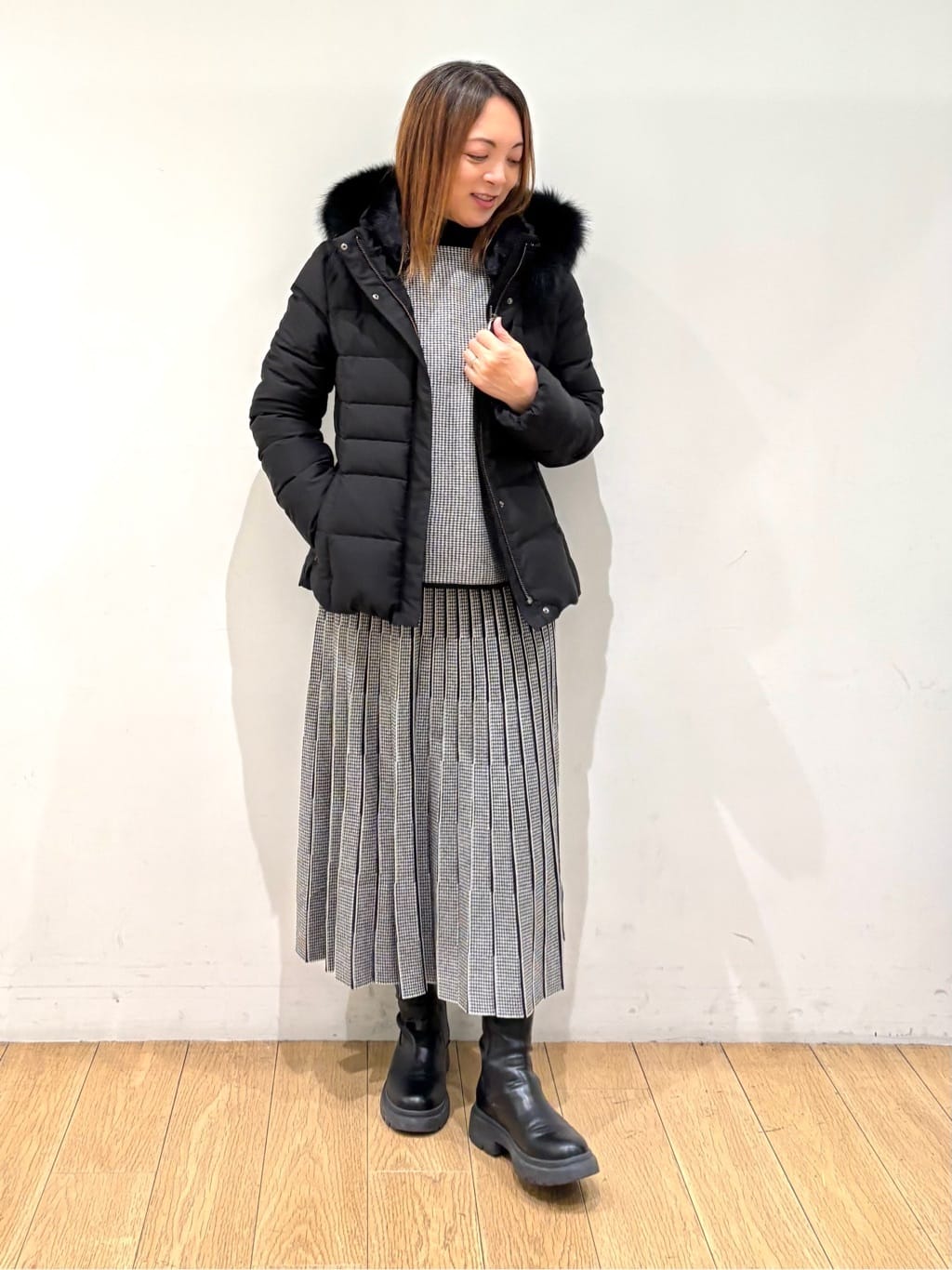 mikkoさんの「INDIVI｜【名品／撥水／抗菌防臭】ショート丈リサイクルダウンコート」を使ったコーディネート