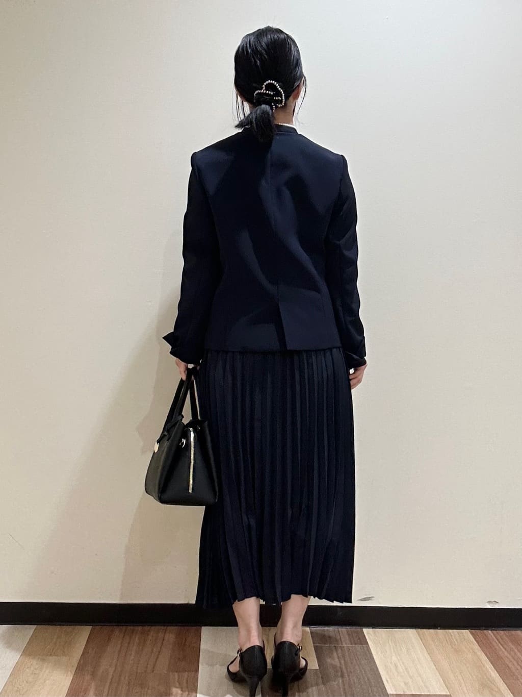 T.eさんの「OPAQUE.CLIP｜《通勤対応》ジョーゼットプリーツワンピース【洗濯機OK】」を使ったコーディネート