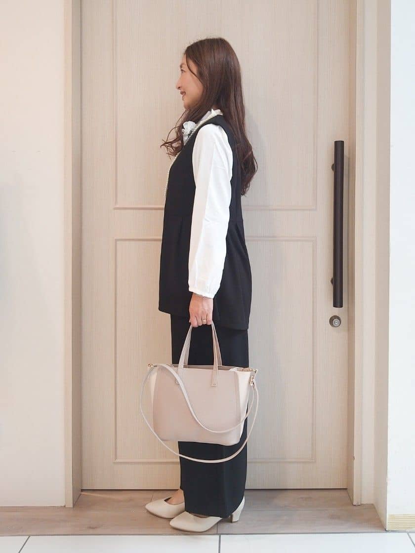 mi-saさんの「SHOO･LA･RUE｜【洗濯機可】上品で華やか スタンドフリルブラウス」を使ったコーディネート