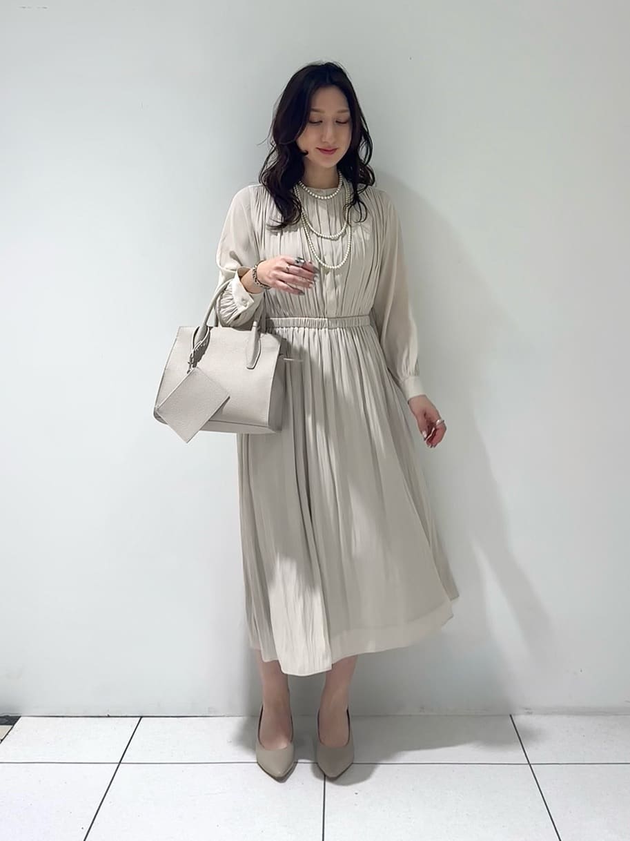 そんさんの「INDIVI｜【洗える】ギャザーフレアワンピース」を使ったコーディネート