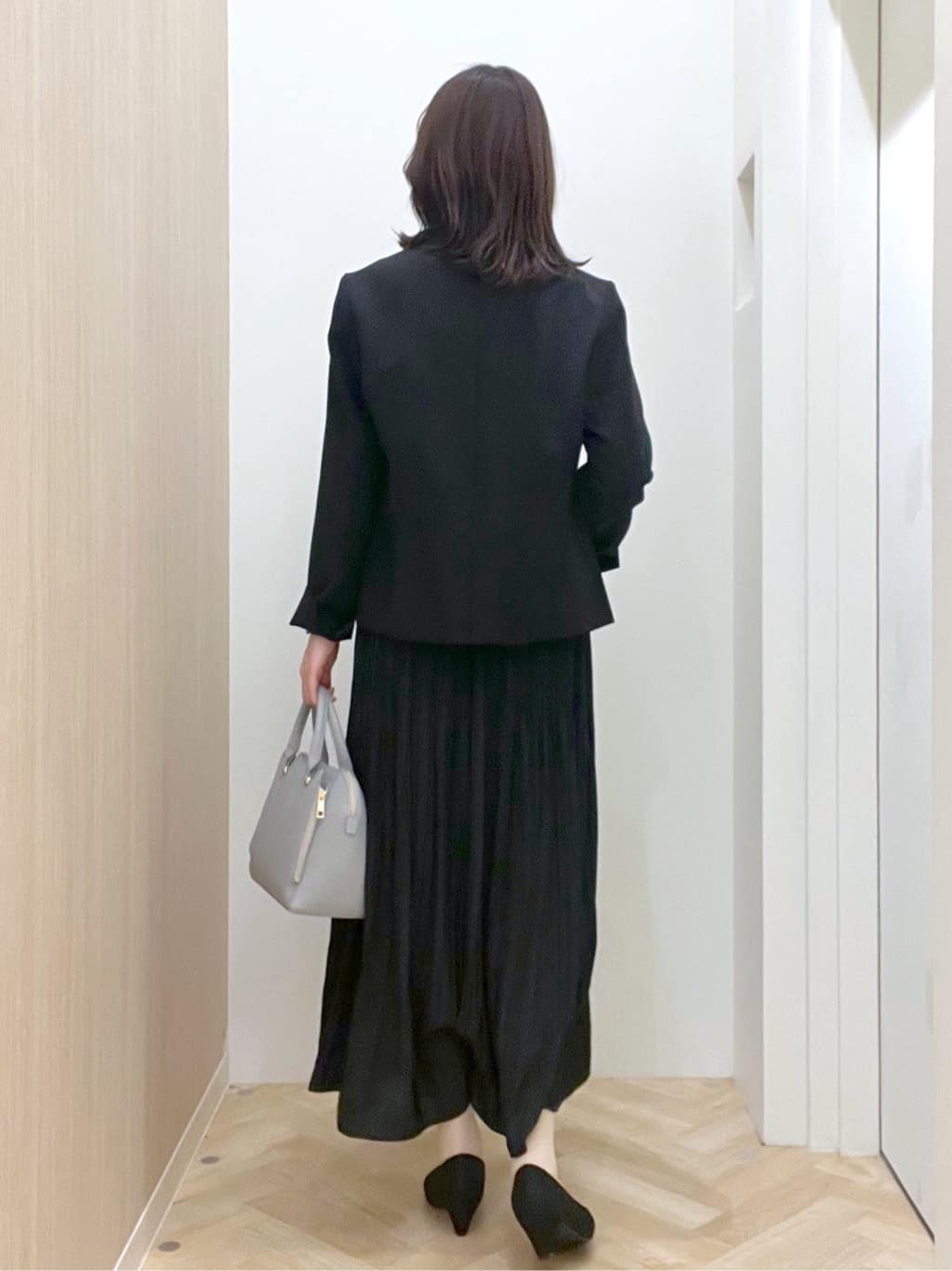  おまつさんの「grove｜【マシンウォッシュ／防シワ/SS-3L】ストレッチノーカラージャケット」を使ったコーディネート