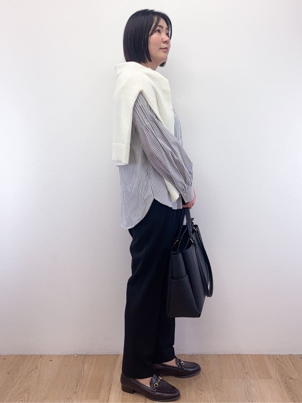 Takeさんの「OPAQUE.CLIP｜《通勤対応》袖タックボリュームブラウス【洗濯機OK】」を使ったコーディネート