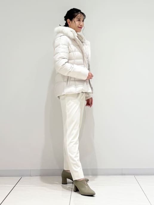 kayoさんの「INDIVI｜【名品／撥水／抗菌防臭】ショート丈リサイクルダウンコート」を使ったコーディネート