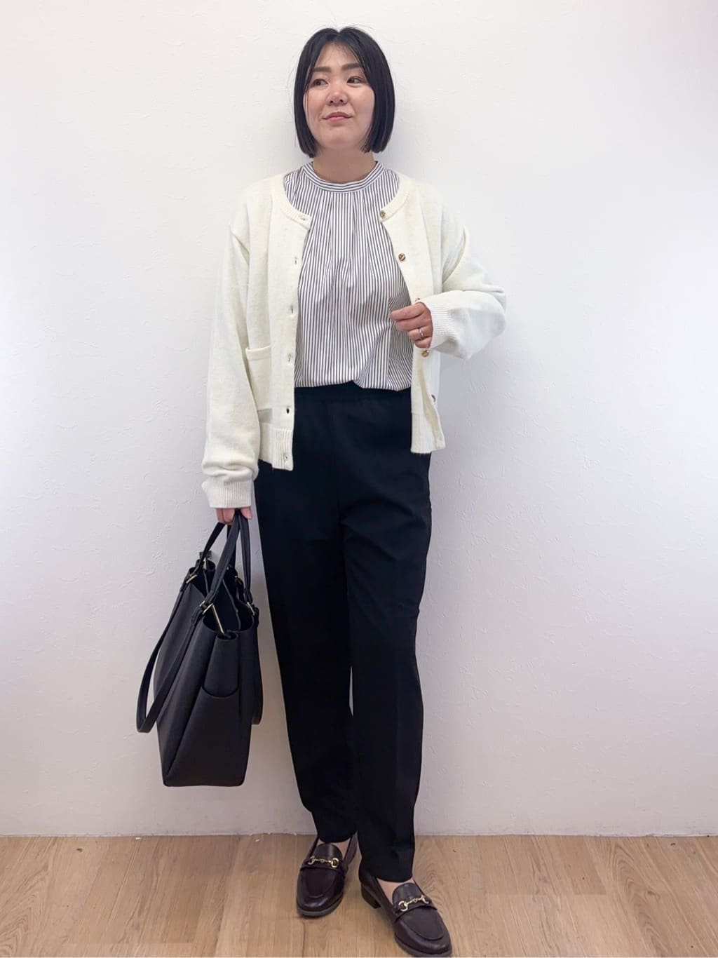 Takeさんの「OPAQUE.CLIP｜《通勤対応》袖タックボリュームブラウス【洗濯機OK】」を使ったコーディネート