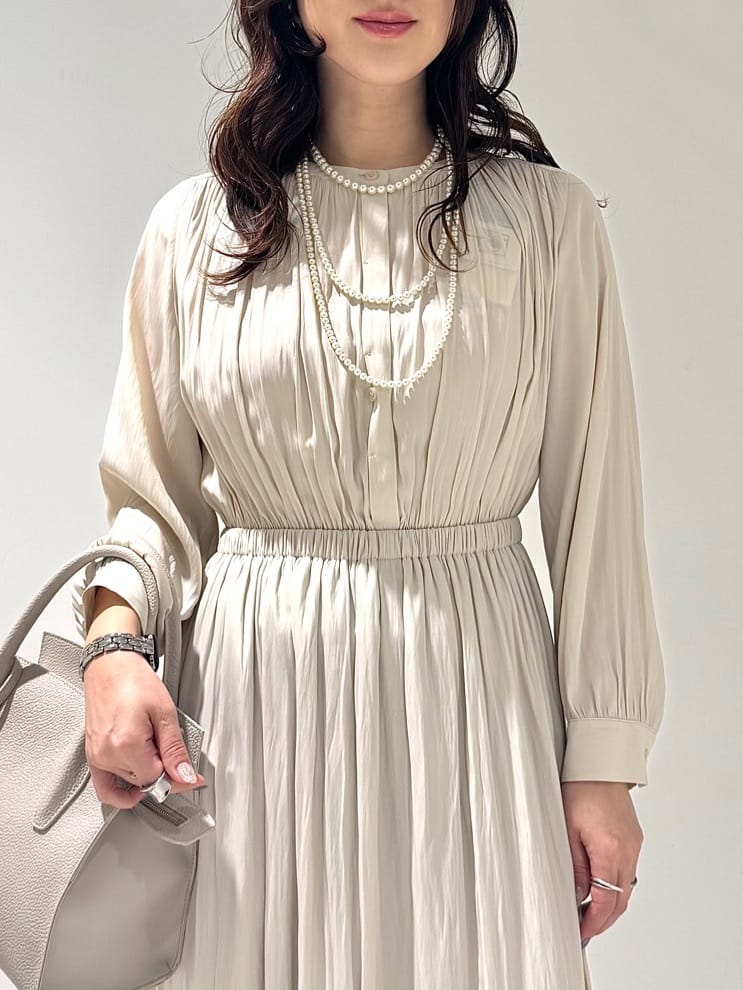 そんさんの「INDIVI｜【洗える】ギャザーフレアワンピース」を使ったコーディネート