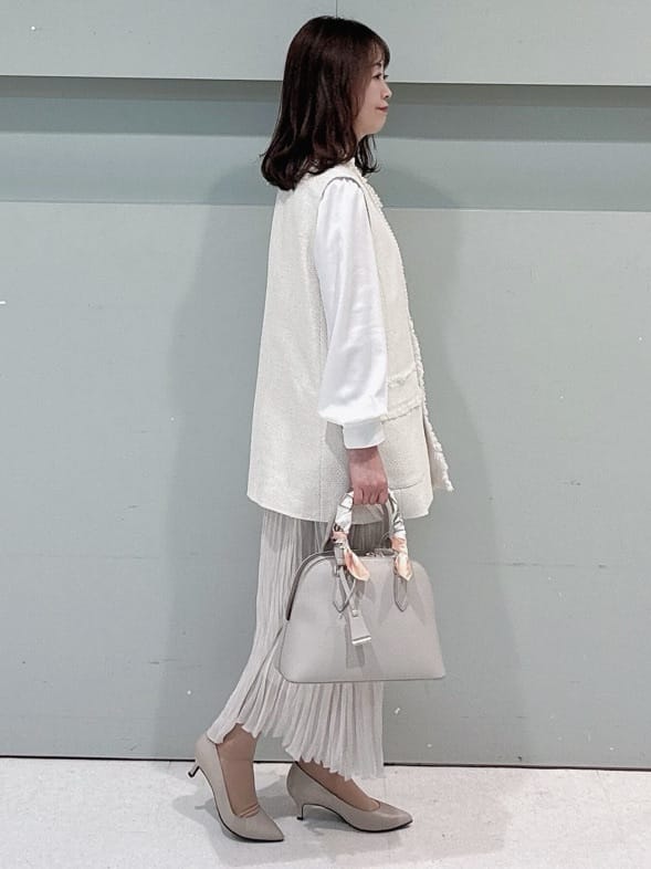 makiさんの「UNTITLED｜【オンオフ使える】スラブツイード ジレ」を使ったコーディネート