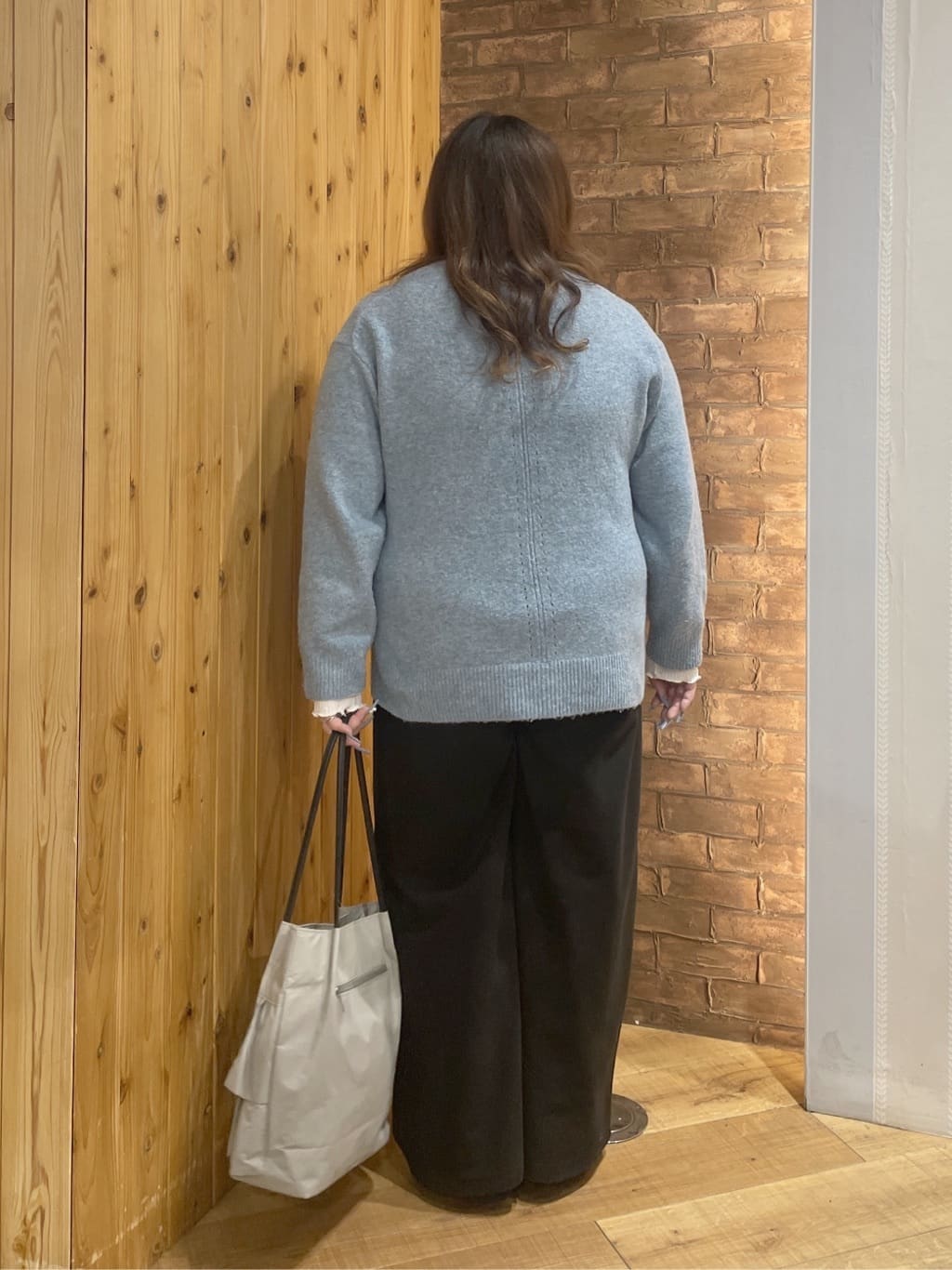 Risaさんの「SHOO･LA･RUE｜【撥水】つまみハンドルフリルトートバッグ」を使ったコーディネート