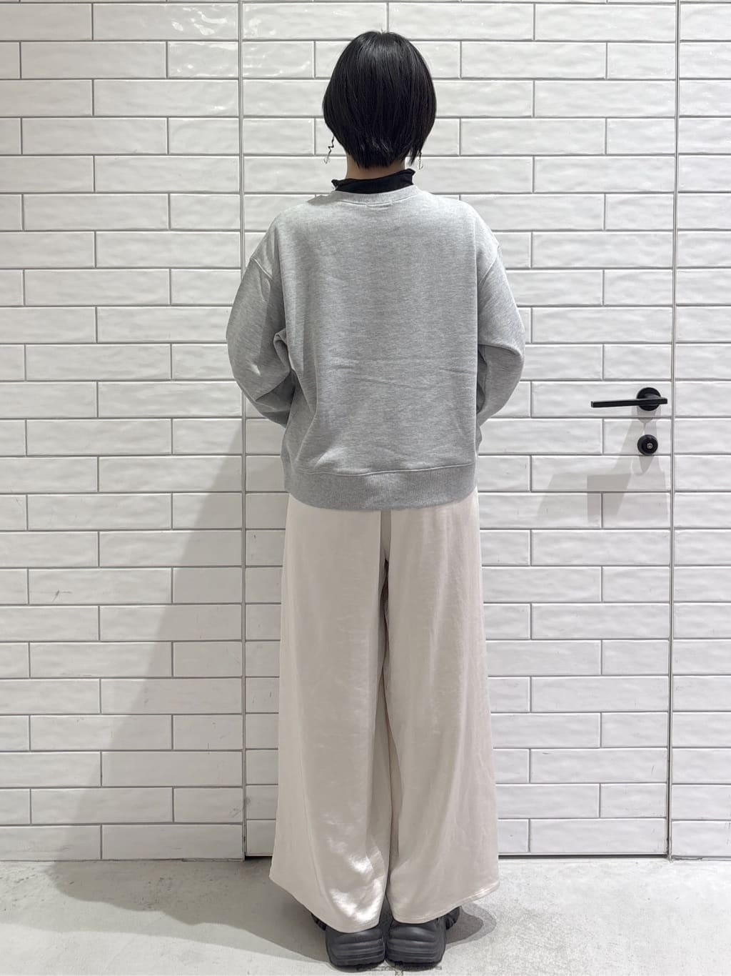 ayumiさんの「OPAQUE.CLIP｜シアーハイネックトップス【洗濯機OK】」を使ったコーディネート