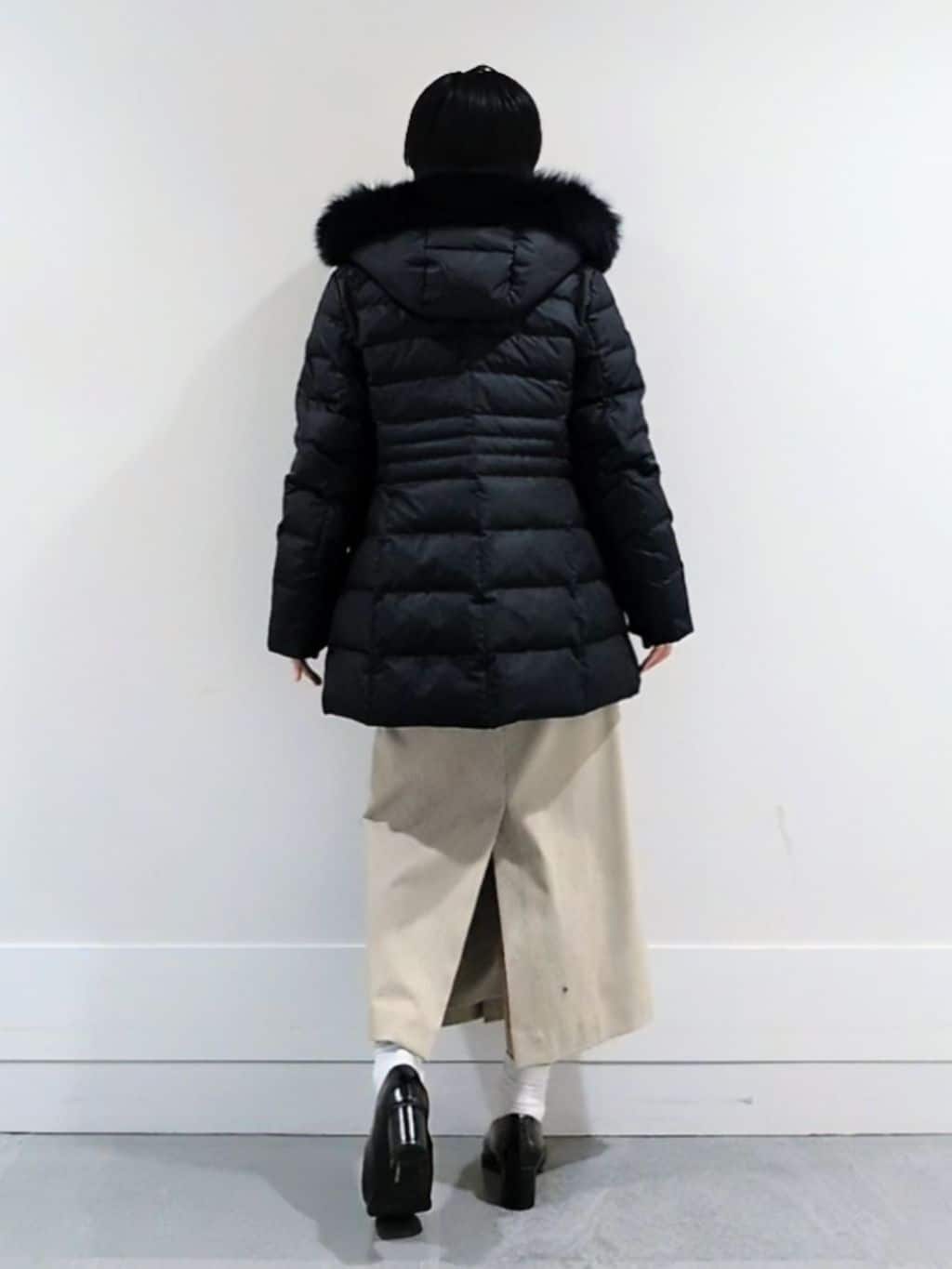 ミズタさんの「UNTITLED｜【はっ水機能/フード取り外し可】ミディダウンコート」を使ったコーディネート