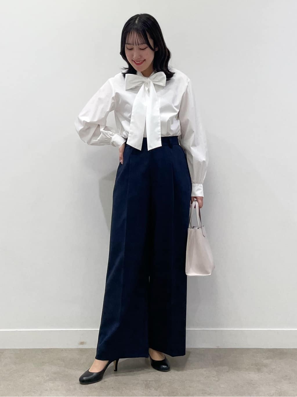 yukariさんの「Dessin｜【花粉ガード/撥水加工/洗える】ステンカラースプリングコート」を使ったコーディネート