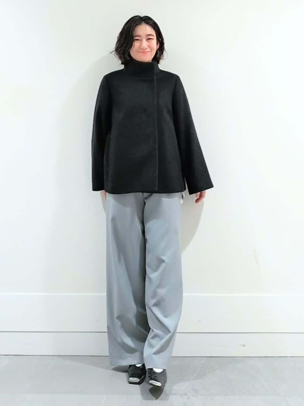 ミズタさんの「UNTITLED｜【着回しが効く／オンオフアウター】ウールショートコート」を使ったコーディネート
