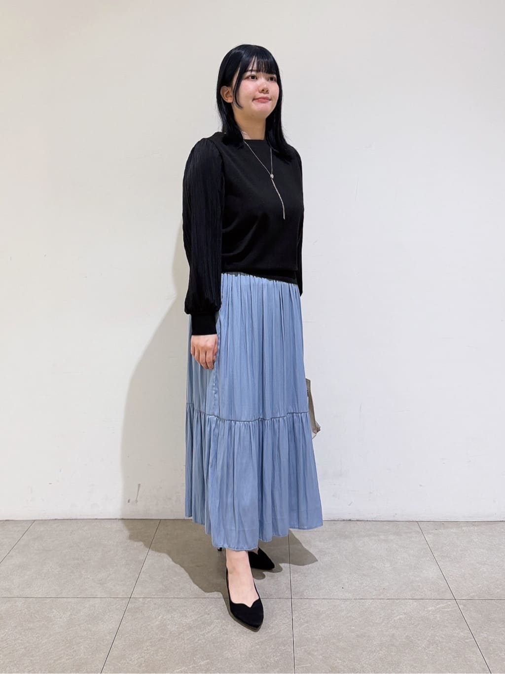 emikaさんの「INDIVI｜【洗える／華やか】袖プリーツニット」を使ったコーディネート