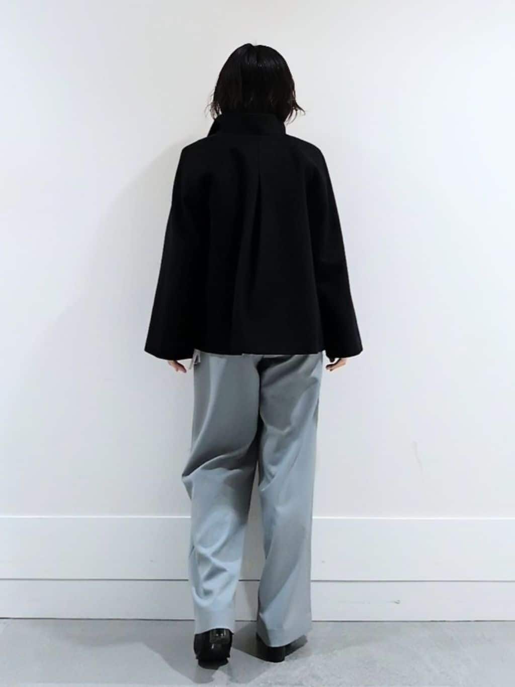 ミズタさんの「UNTITLED｜【着回しが効く／オンオフアウター】ウールショートコート」を使ったコーディネート