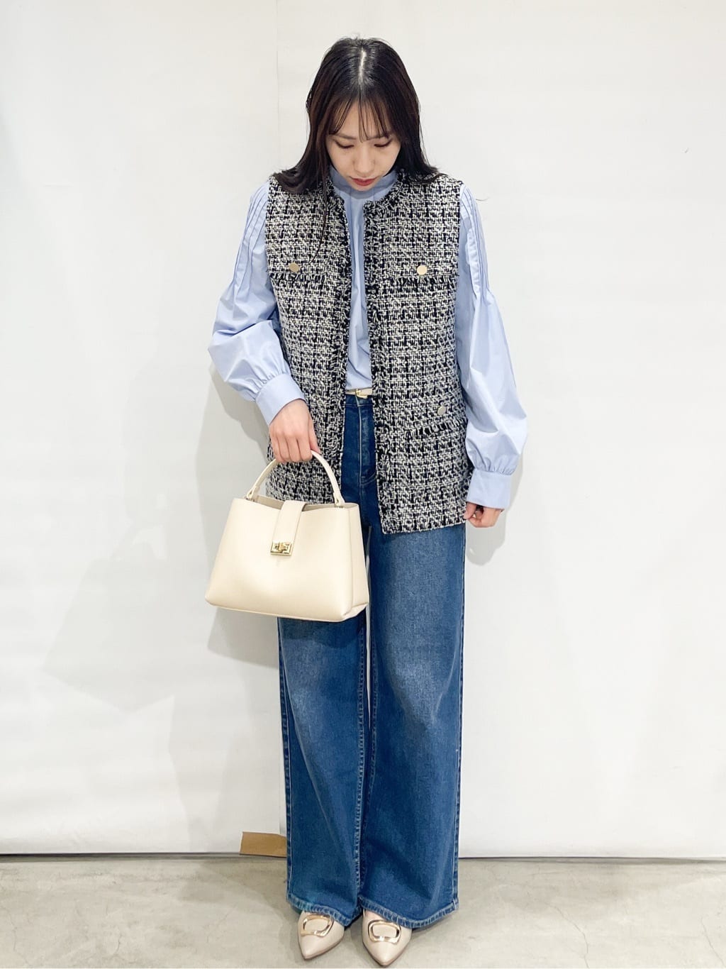 sayaさんの「OPAQUE.CLIP｜《通勤対応》袖タックボリュームブラウス【洗濯機OK】」を使ったコーディネート