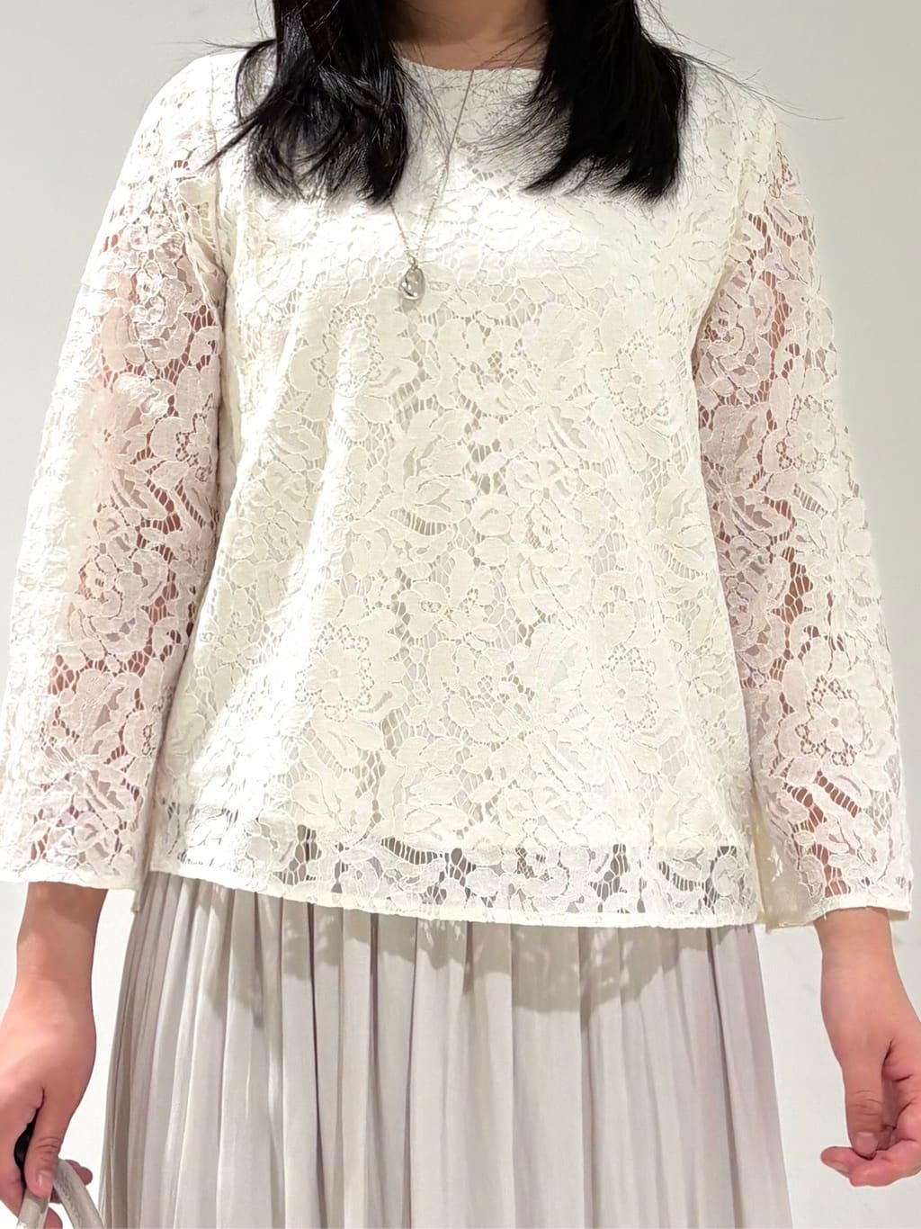 momokoさんの「INDIVI｜【軽量／SETUP可能】ストレッチツイードジャケット」を使ったコーディネート