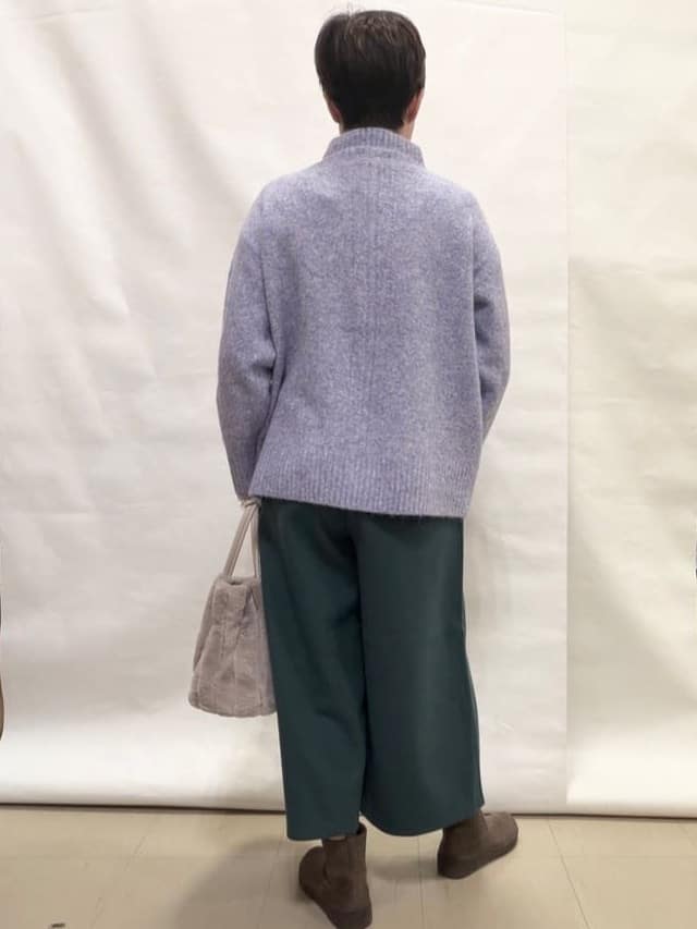 なっちゃんさんの「SHOO･LA･RUE｜【洗濯機可】美脚見え あったか圧縮ニット ガウチョパンツ」を使ったコーディネート