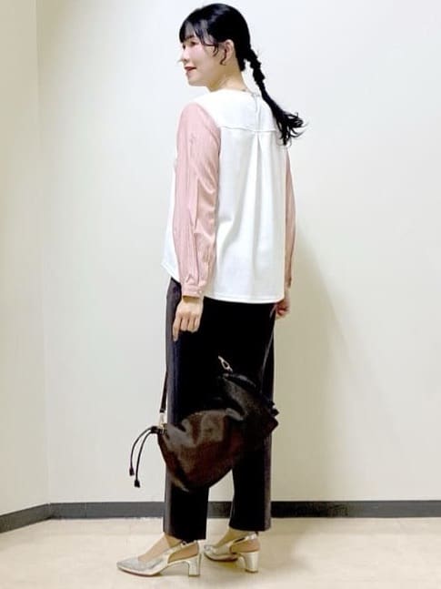  beni_gingerさんの「Reflect｜【チェーン長さ調節可】リーフパーツ&times;淡水パールネックレス」を使ったコーディネート
