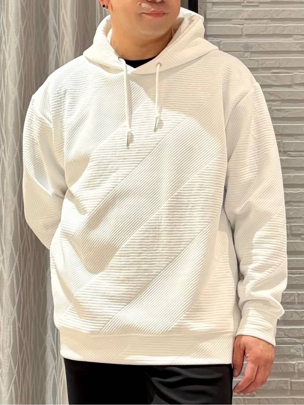 Pーyamaさんの「THE SHOP TK｜【さりげない表情が、品よく映える。】ふくれジャカードパーカ」を使ったコーディネート