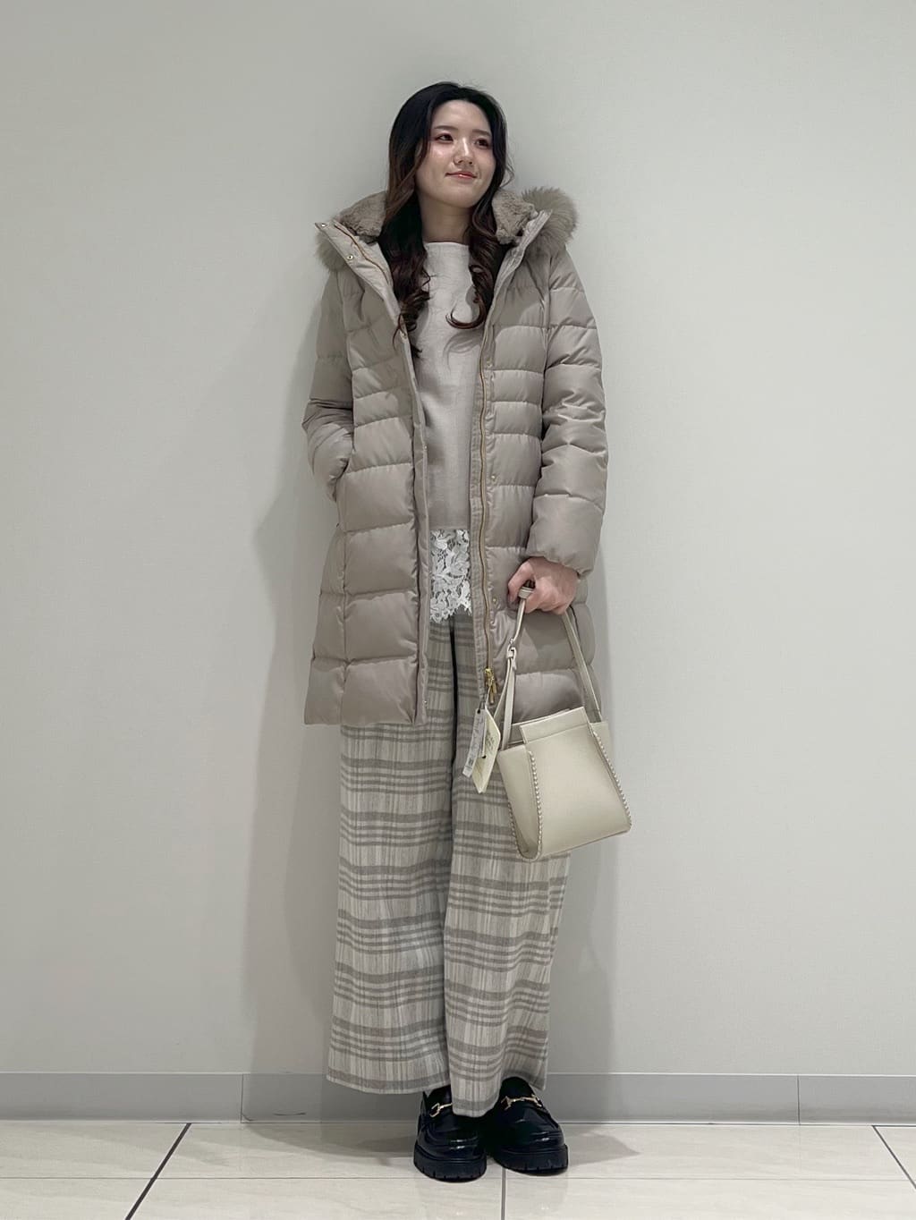 T.Kさんの「INDIVI｜【洗える／レイヤードにおすすめ】レース切り替えカットソー」を使ったコーディネート