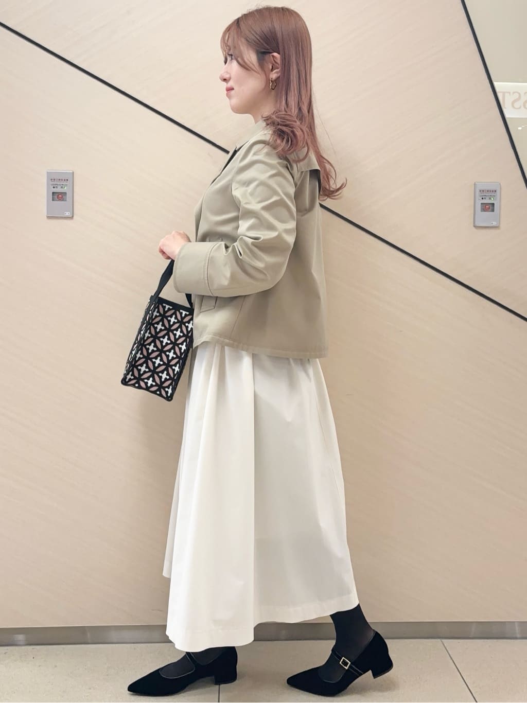 Rinaさんの「DRESSTERIOR｜【ウォッシャブル/撥水素材】Aラインショートトレンチジャケット」を使ったコーディネート