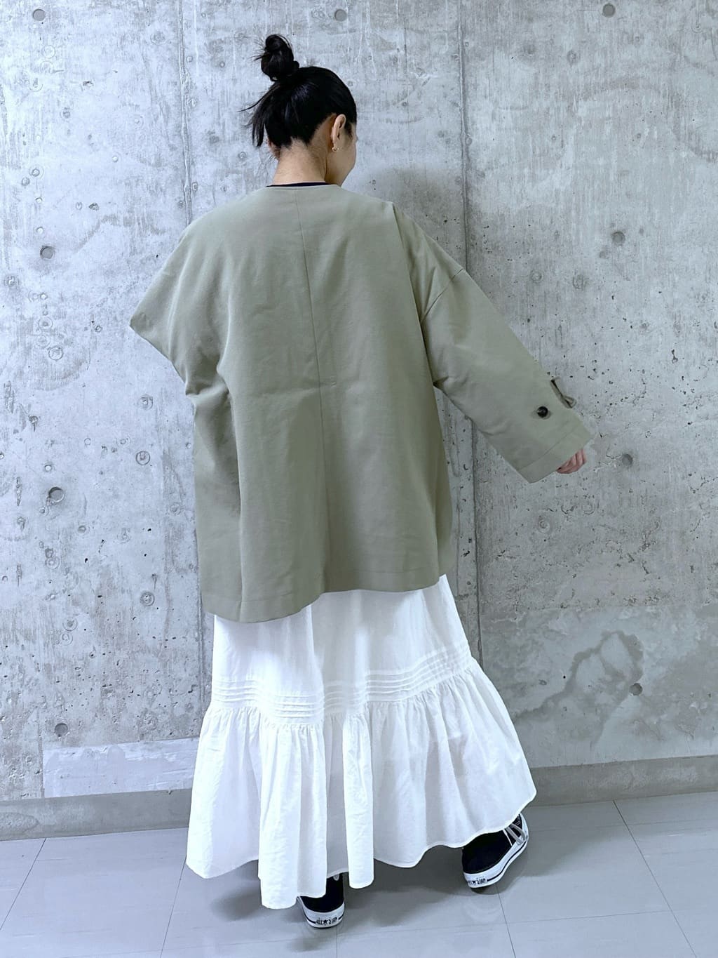 kumiさんの「Dessin｜【花粉ガード/撥水加工/洗える】クルーネックスプリングコート」を使ったコーディネート